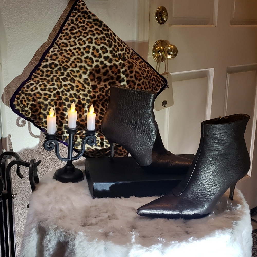 Dolce Gabbana booties size 39